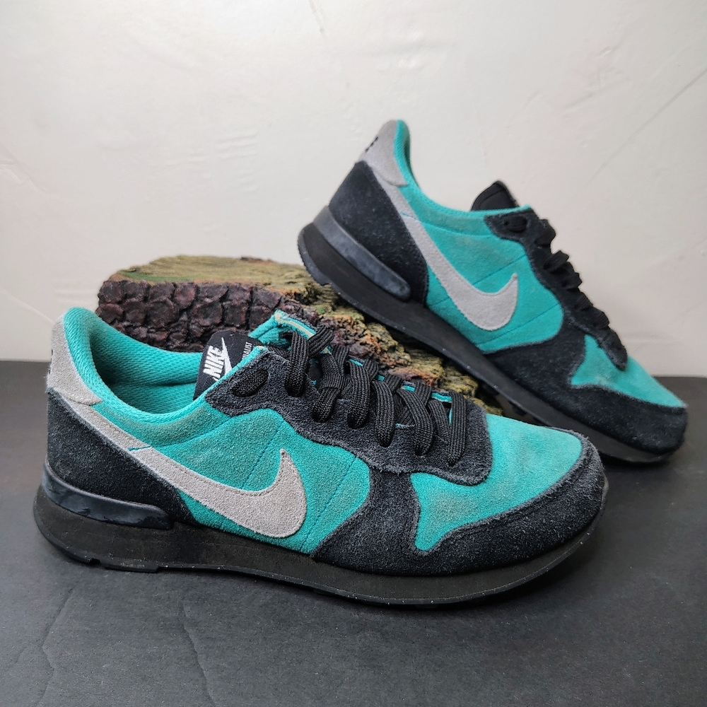 VINTAGE NIKE Internationalist Mens 7.5 Black Turquoise Retro Lace up ID Sneakers